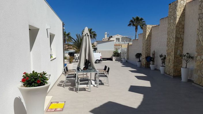 Image No.11-6 Bed Villa for sale