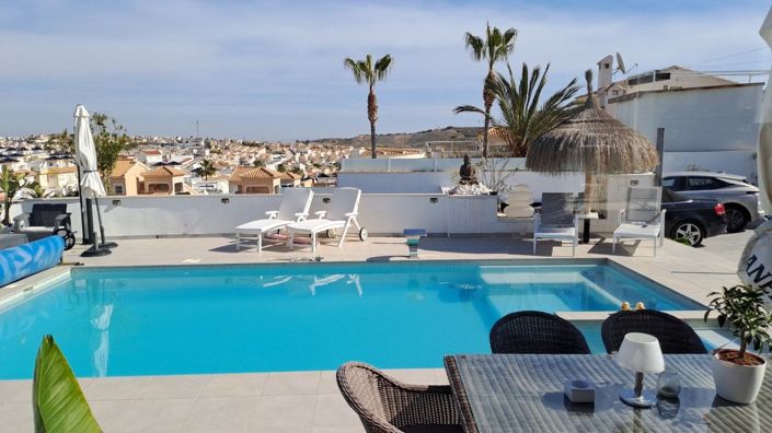 Image No.2-6 Bed Villa for sale