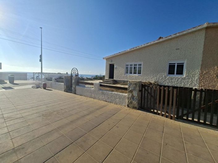 Image No.24-3 Bed Townhouse for sale