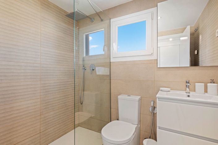 Image No.25-2 Bed Apartment for sale
