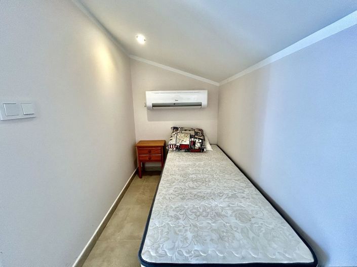 Image No.29-3 Bed House for sale