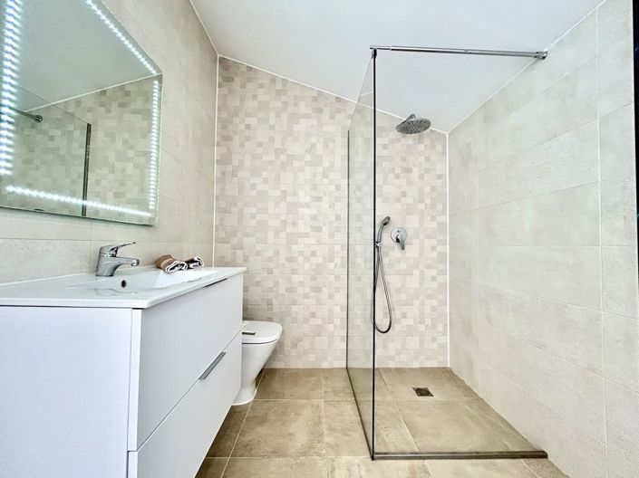 Image No.30-3 Bed House for sale
