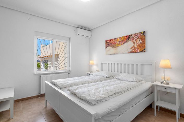 Image No.35-3 Bed Villa for sale