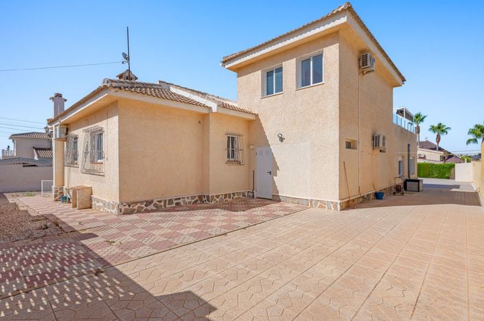 Image No.49-3 Bed Villa for sale