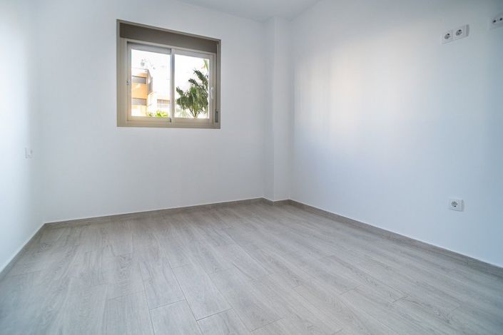 Image No.13-3 Bed Apartment for sale