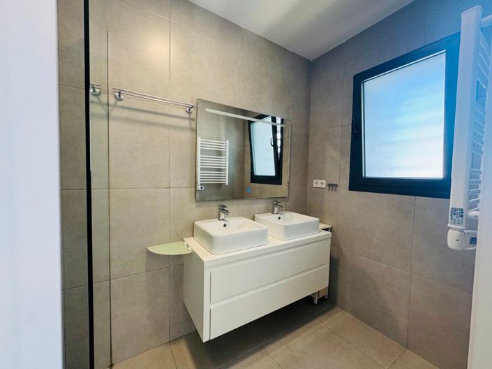 Image No.19-3 Bed Villa for sale