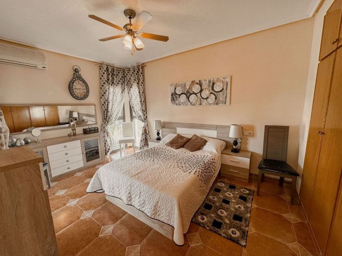 Image No.23-4 Bed Apartment for sale