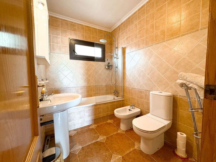 Image No.8-4 Bed Apartment for sale