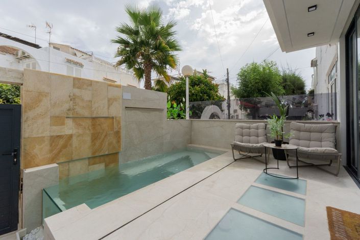 Image No.2-3 Bed Villa for sale