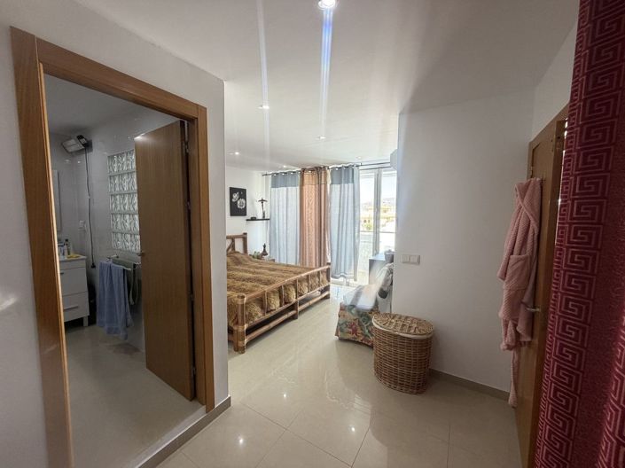 Image No.24-4 Bed Villa for sale