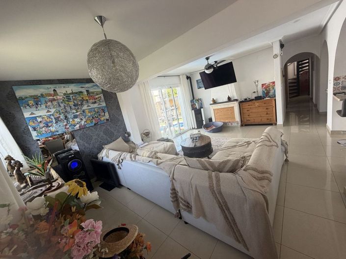 Image No.3-4 Bed Villa for sale