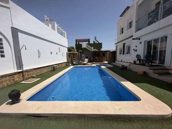 Image No.41-4 Bed Villa for sale