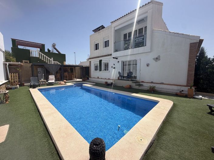 Image No.42-4 Bed Villa for sale