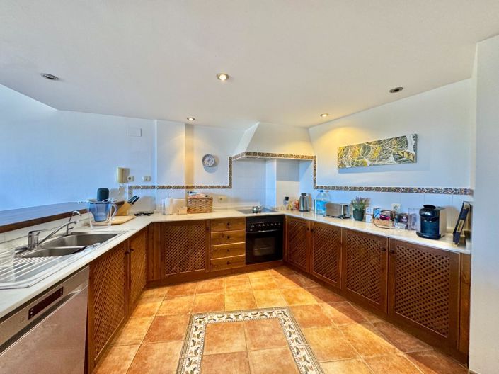 Image No.20-2 Bed Apartment for sale