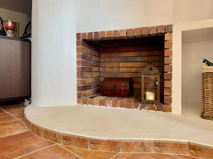 Image No.24-2 Bed Apartment for sale