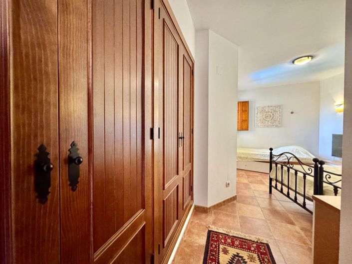 Image No.8-2 Bed Apartment for sale