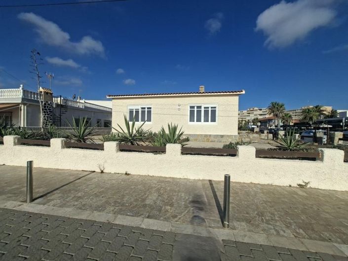 Image No.15-3 Bed House for sale