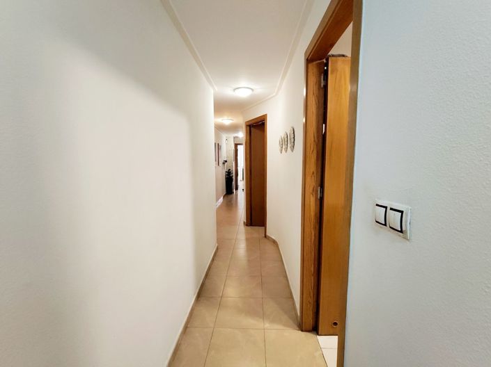 Image No.27-3 Bed Apartment for sale