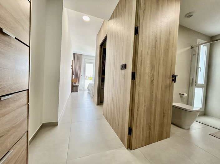 Image No.20-4 Bed Villa for sale