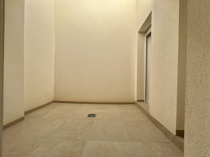 Image No.32-4 Bed Villa for sale