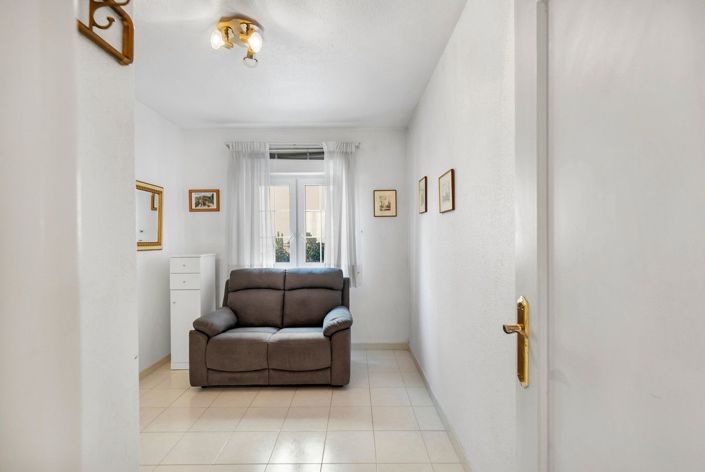 Image No.20-2 Bed Apartment for sale
