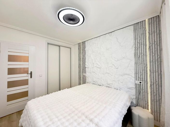 Image No.23-2 Bed Apartment for sale