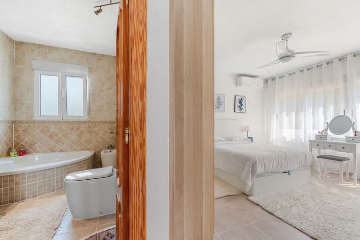 Image No.41-4 Bed Villa for sale