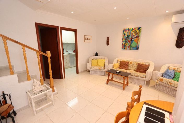 Image No.10-3 Bed House for sale