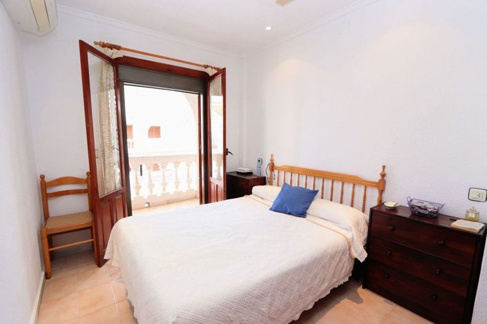 Image No.14-3 Bed House for sale