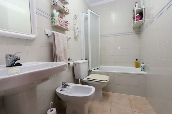 Image No.19-3 Bed House for sale