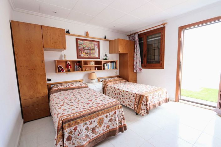 Image No.21-3 Bed House for sale