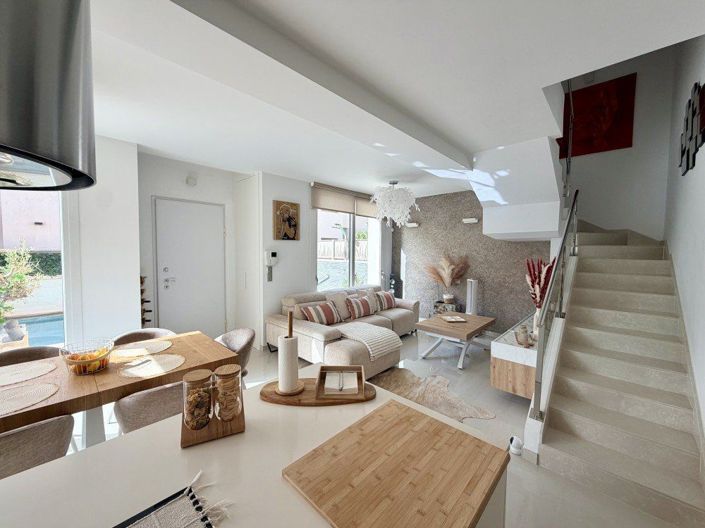 Image No.25-3 Bed House for sale