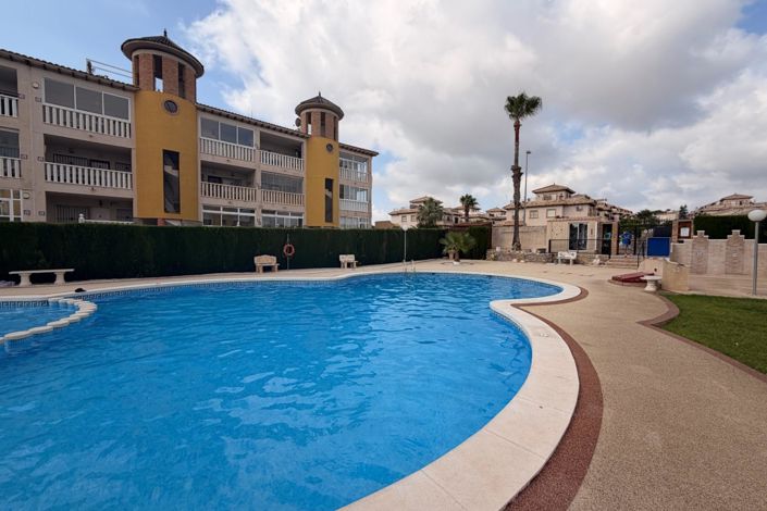 Image No.2-Appartement de 2 chambres à vendre à Orihuela Costa