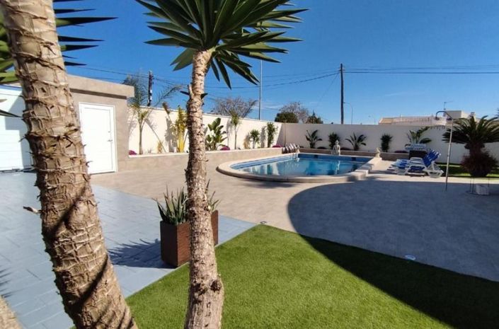Image No.3-5 Bed Villa for sale