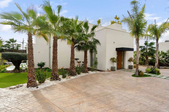 Image No.4-Villa de 4 chambres à vendre à Orihuela Costa