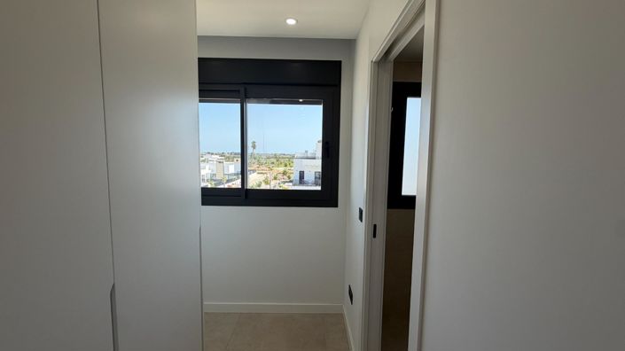 Image No.16-2 Bed Apartment for sale