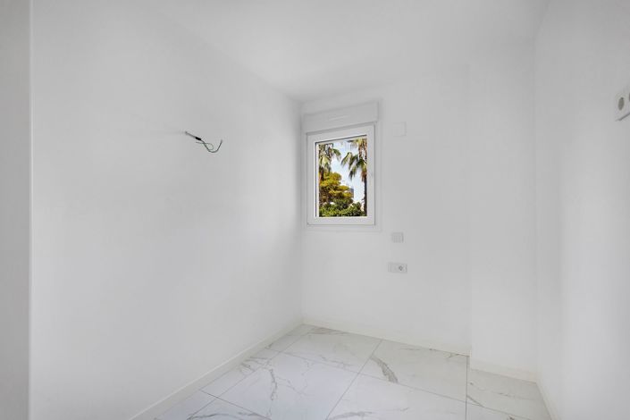 Image No.15-2 Bed Apartment for sale