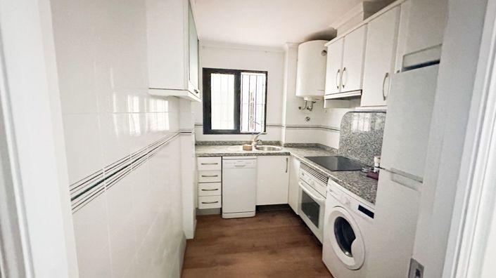 Image No.2-Appartement de 2 chambres à vendre à Torrevieja