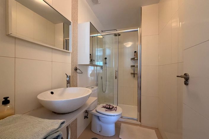 Image No.18-2 Bed Apartment for sale