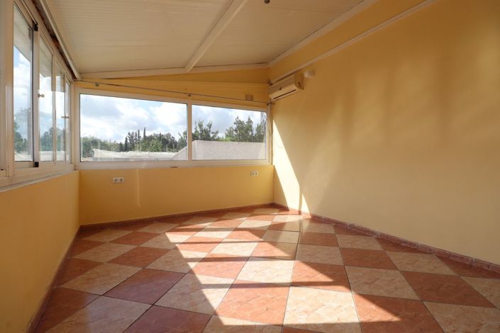 Image No.14-4 Bed Villa for sale