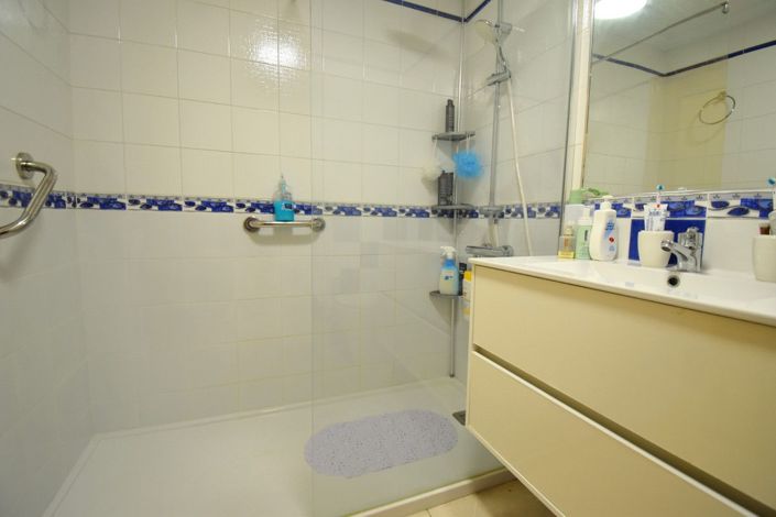 Image No.12-2 Bed Apartment for sale