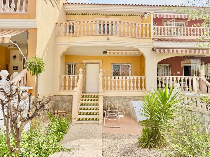 Image No.30-3 Bed Townhouse for sale