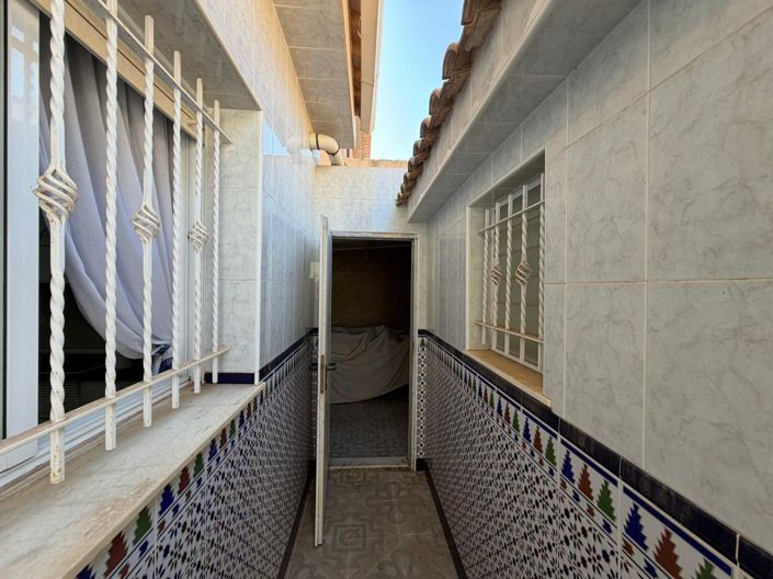 Image No.29-5 Bed Villa for sale