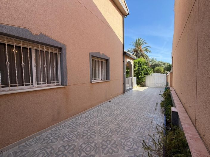 Image No.33-5 Bed Villa for sale
