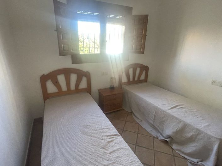Image No.12-4 Bed Villa for sale