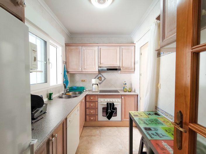 Image No.8-2 Bed House for sale