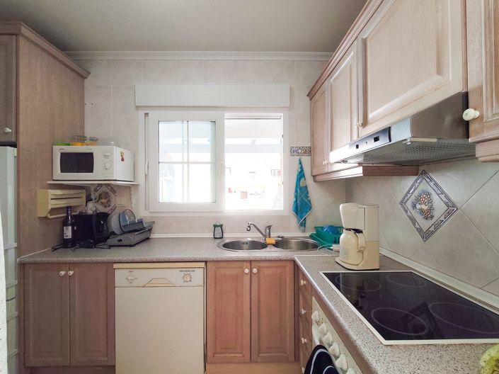 Image No.9-2 Bed House for sale