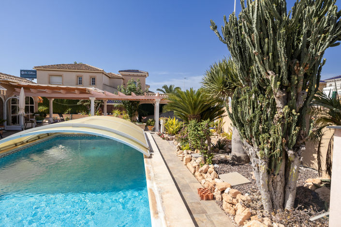 Image No.34-4 Bed Villa for sale