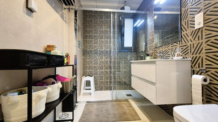 Image No.18-3 Bed Apartment for sale