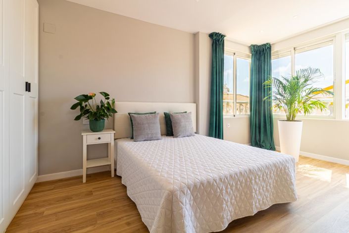 Image No.17-3 Bed Townhouse for sale